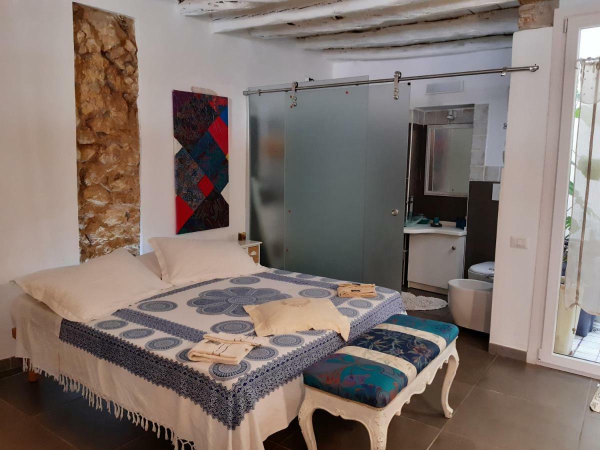 Villa Cozy Loft In The Heart Of Cagliari Esterno foto