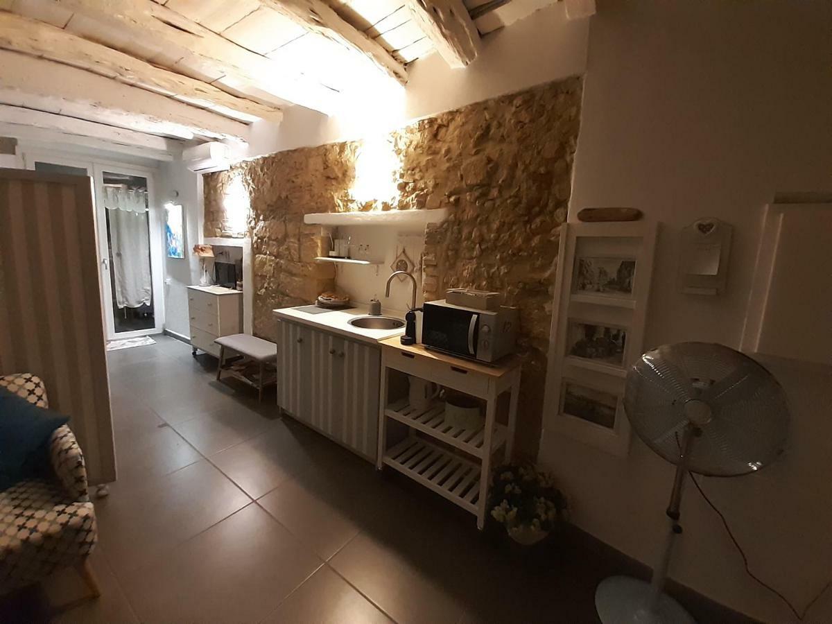 Villa Cozy Loft In The Heart Of Cagliari Esterno foto