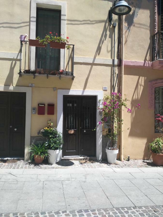 Villa Cozy Loft In The Heart Of Cagliari Esterno foto