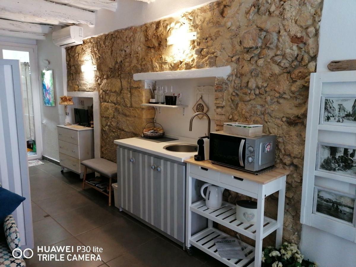 Villa Cozy Loft In The Heart Of Cagliari Esterno foto