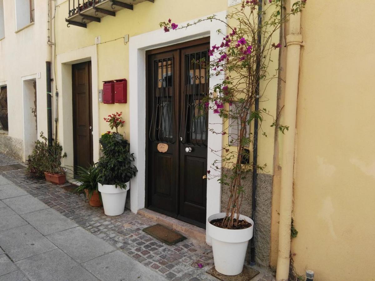 Villa Cozy Loft In The Heart Of Cagliari Esterno foto